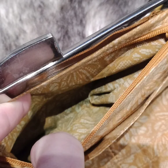 HOBO clutch/ wallet - Picture 6 of 14